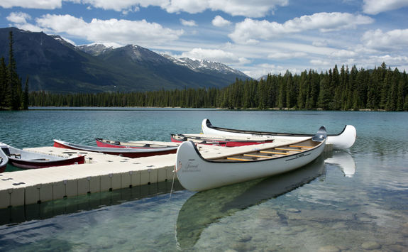 canoes in lac beauvert at jasper park