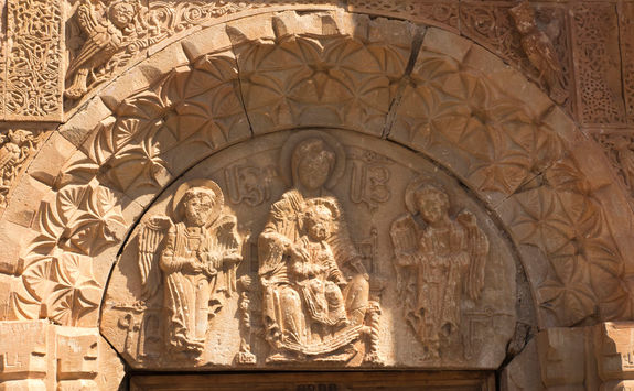 noravank monastery archway