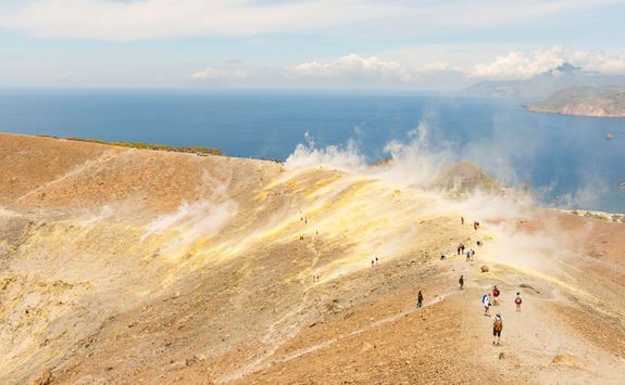 hikers mount etna