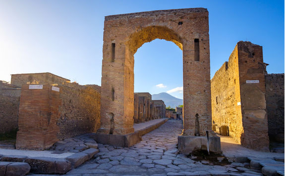 pompeii archway