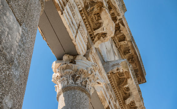 apollonia theater detail