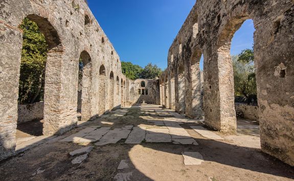 bascilisca butrint albania