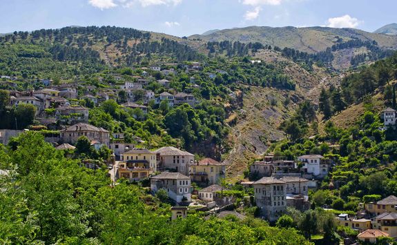 gjirokaster homes hills