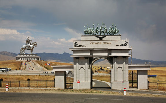 outside chinggis khaan statue