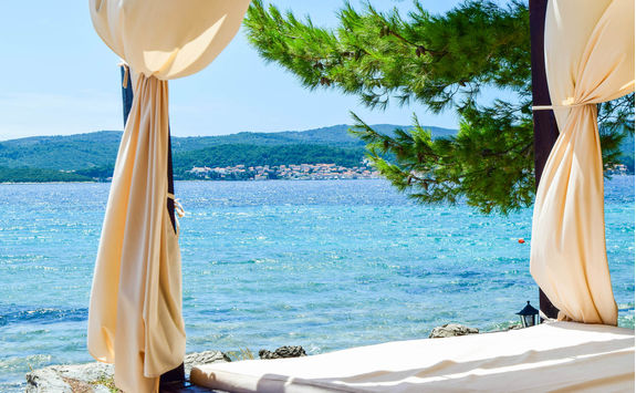 canopy bed beach dalmatia