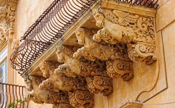 noto balcony detail