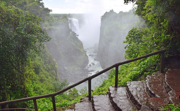 victoria falls hike
