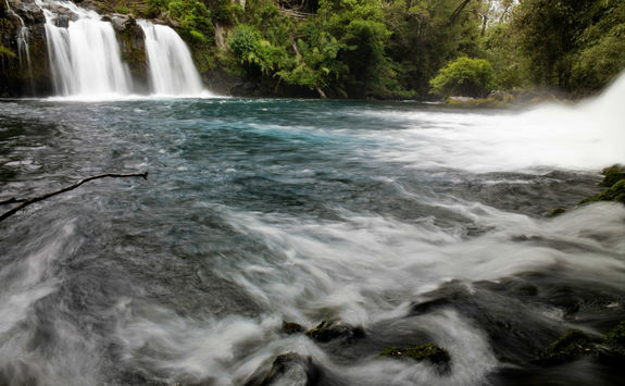 waterfall ojos del carburga