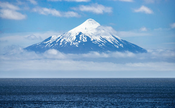 osorno volcano and llanquihue lake
