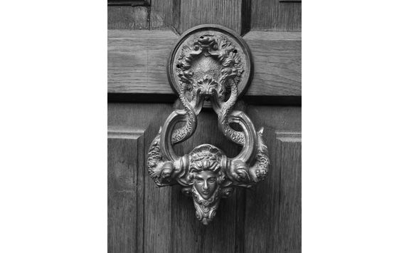 knocker bran castle