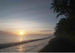 tembok beach bali
