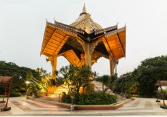 Ganesh Himal, Surabaya
