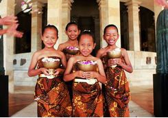 flower girls amanjiwo