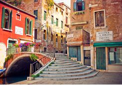 venice streets stairs