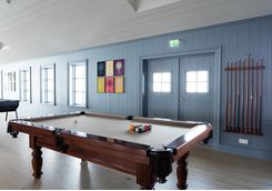 deplar farm pool table
