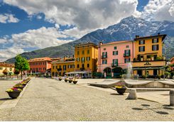 como pretty building
