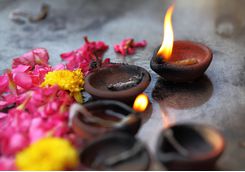 Chennai Kapaleeshwar Temple candles