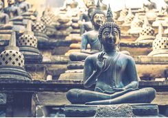 anuradhapura buddha statue