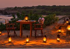 chena huts beach dining