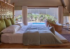 chena huts bedroomm