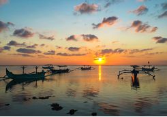 bali_traditional_boats_sunset