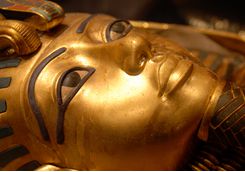 death_mask_tutankhamun_cairo