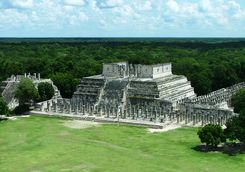 ancient mayan ruins at Chichen Itza