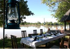 Outdoor dining at Nkwali