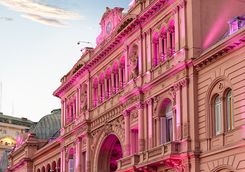 Casa rosada lit up