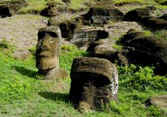 Rano Raraku moais