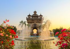 patuxai vientiane