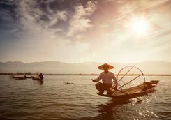 Long tail boat on Lake Inle