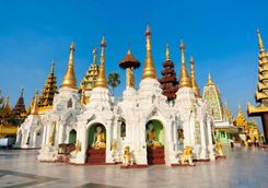 Stupas Shwedagon pagoda