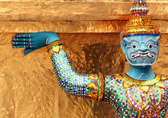 grand palace statue