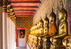 wat pho statues