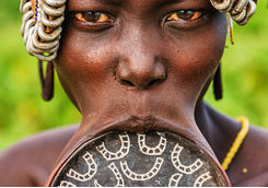 lip plates mursi