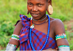 woman mursi tribe