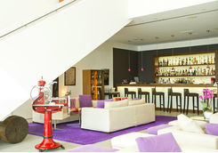 Lounge bar