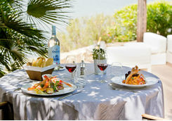 Restaurant grill dish