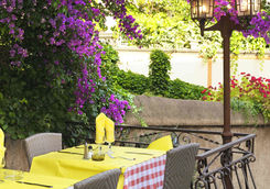 Outdoor restaurant