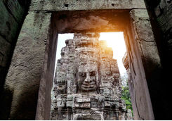 sun reflection on face of bayon