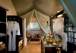 Duba expedition camp bathroom