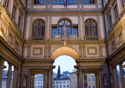 uffizi gallery in morning