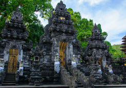 goa lawah temple