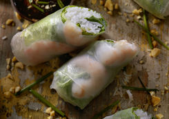 Shrimp and rice noodle salad rolls