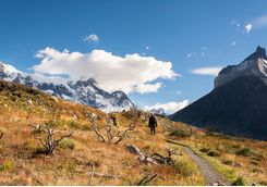 man almost at mirador cuernos