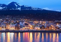 ushuaia bay at night