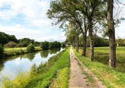 The canal between Champagne and Bourgogne