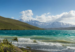 laguna azul torres del paine