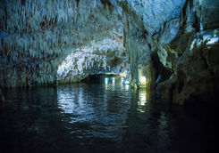 diros cave